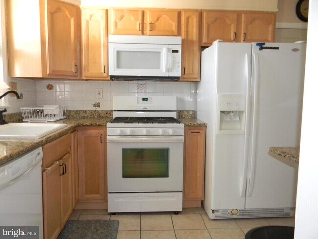 Building Photo - 3536 Lynne Haven Dr