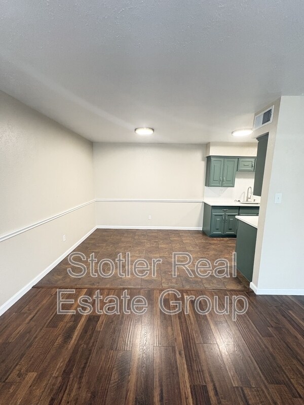 Building Photo - 2622 Custer Pkwy