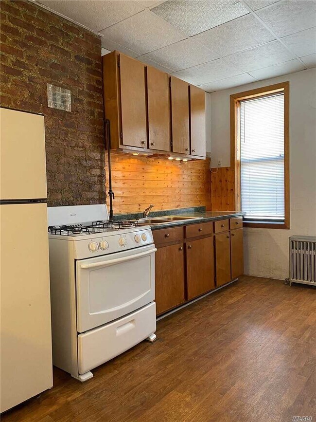 Building Photo - 71-02 66th St