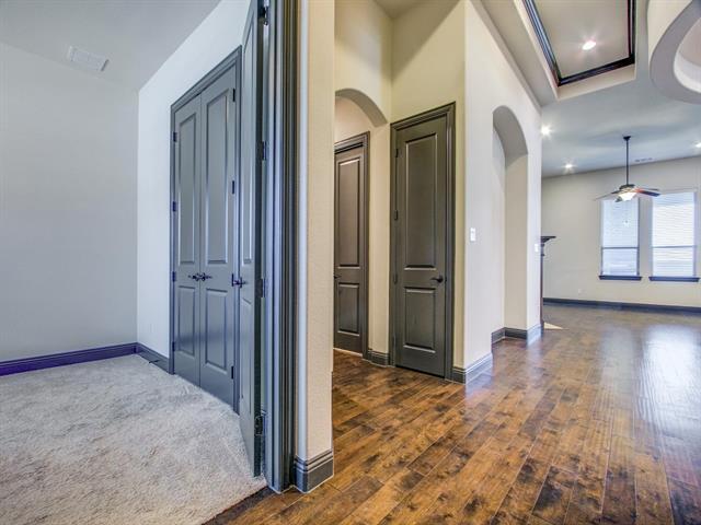 Building Photo - 6201 Savannah Oak Trail