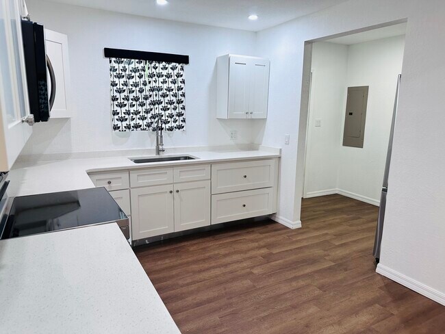 Foto del edificio - 329 NE 2nd St