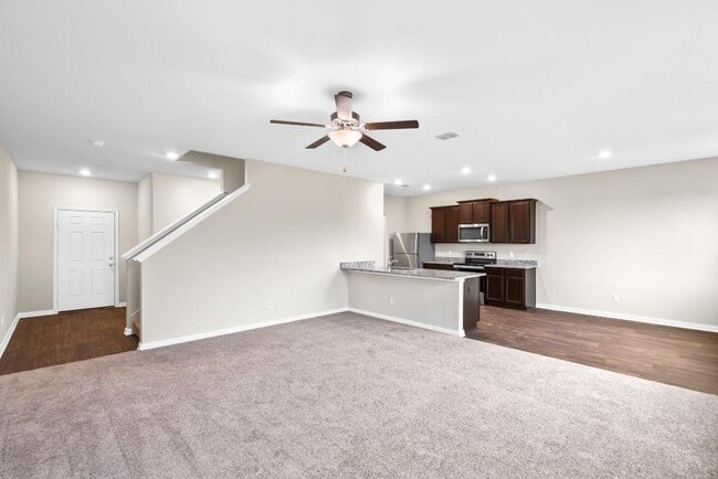 Building Photo - 719 Wonderland Trail