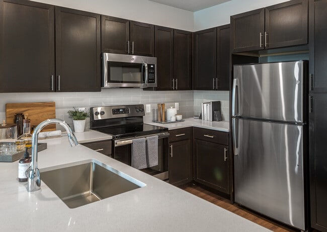 2BD, 2BA - 1055SF - Kitchen - Ainsley Heights