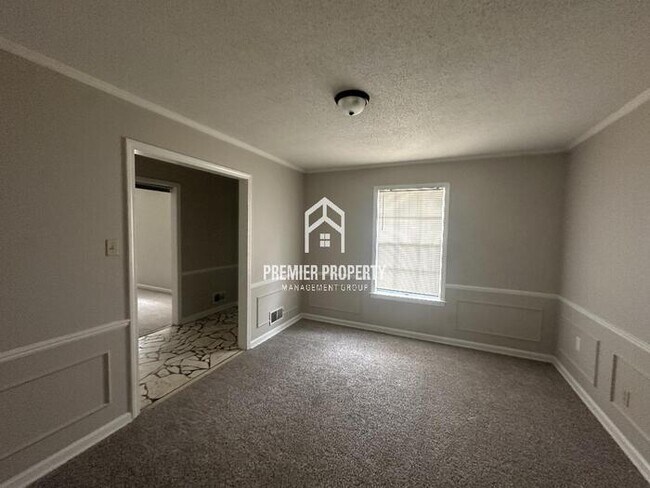 Foto del edificio - 2777 Chiswood St