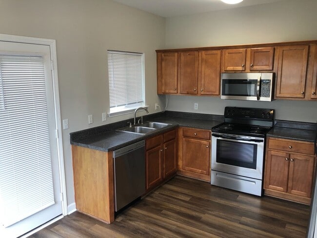 Building Photo - Nashville - 2 Bedroom Condo 2.5 Baths 37214