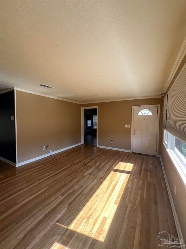 Foto del edificio - 1700 E Anderson St