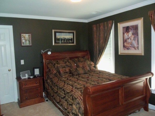 Building Photo - 4 Holly Forest Ct