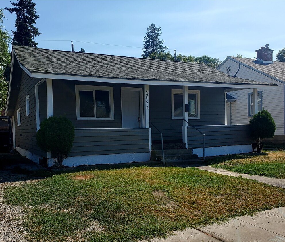 Foto principal - 3 Bed 1 Bath Home!!!