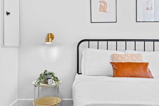 Photo du bâtiment - 585 Queens Ave