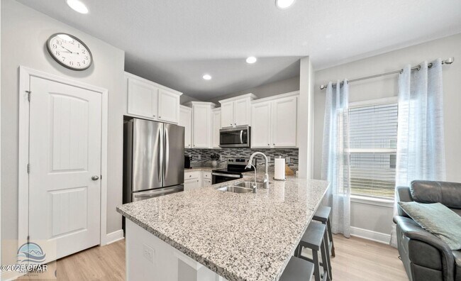 Building Photo - 7662 Shadow Lake Dr