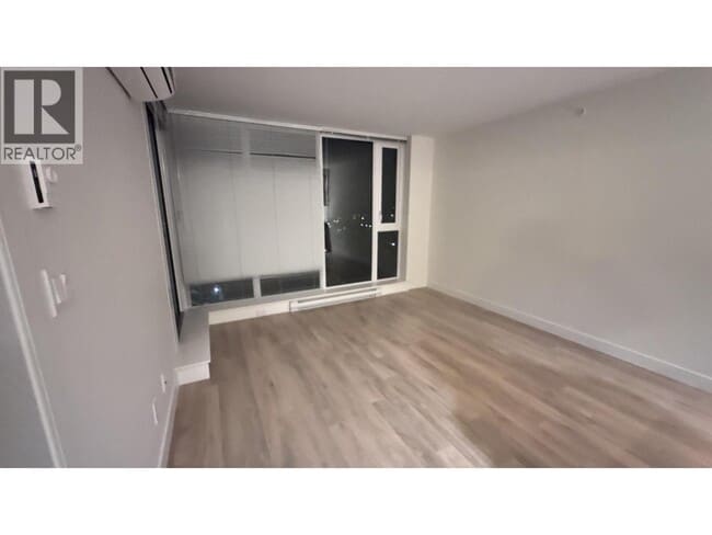 Building Photo - 8288 Granville Ave