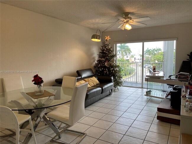 Building Photo - 4920 NW 79th Ave