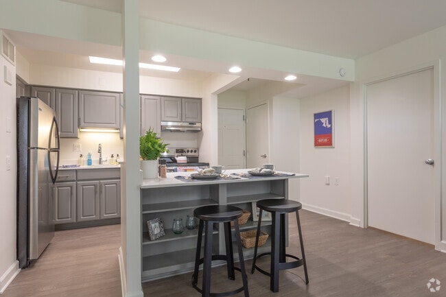 2BR, 2BA - 926 SF - Parkside at College Park Apartments