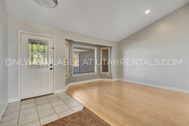 Foto del edificio - 8913 N Pine Hollow Dr