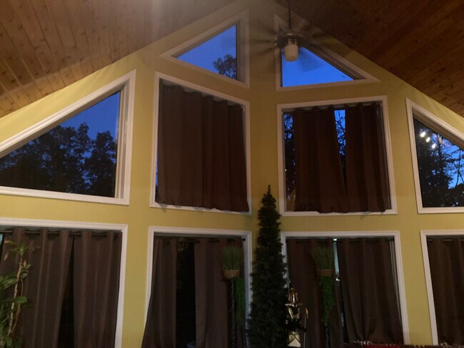 Foto del edificio - 708 Catlett Mountain Rd