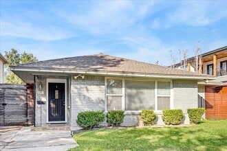 Building Photo - 2712 W Holcombe Blvd