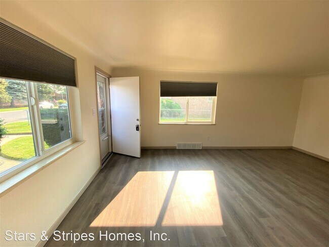 Building Photo - 2 br, 1 bath House - 5100 E. 33rd Avenue