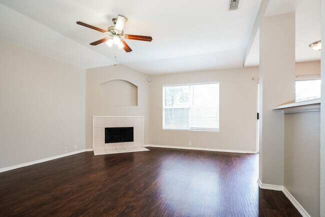 Foto del edificio - 8540 Charleston Ave