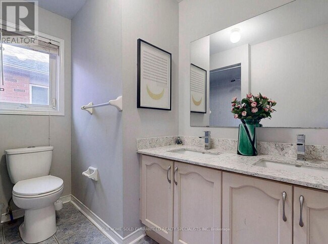 Photo du bâtiment - 34 Guinevere Rd