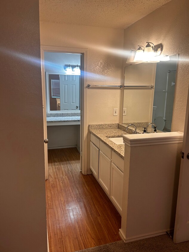 Primary Photo - 6700 Crestmont Ct