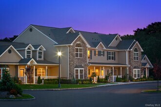 Building Photo - 4 Fairfield Ln