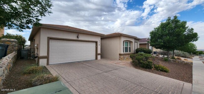 Foto del edificio - 7210 Longspur Drive