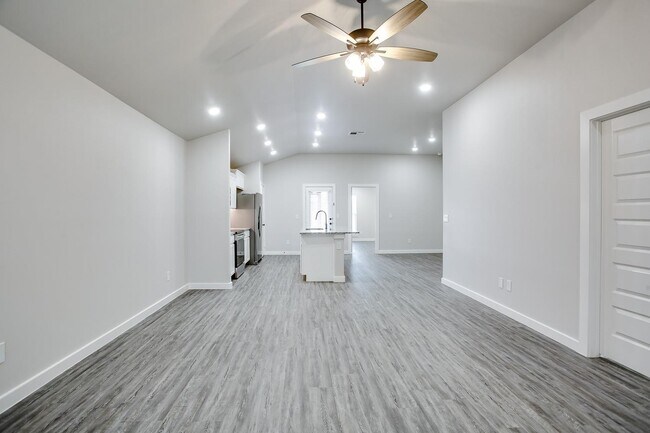 Building Photo - 10518 Abbeville Ave