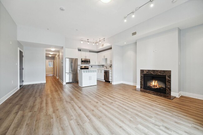 Foto del edificio - Available Now! 1 Bedroom + Den In Adams Morgan/ Dupont/ U Street