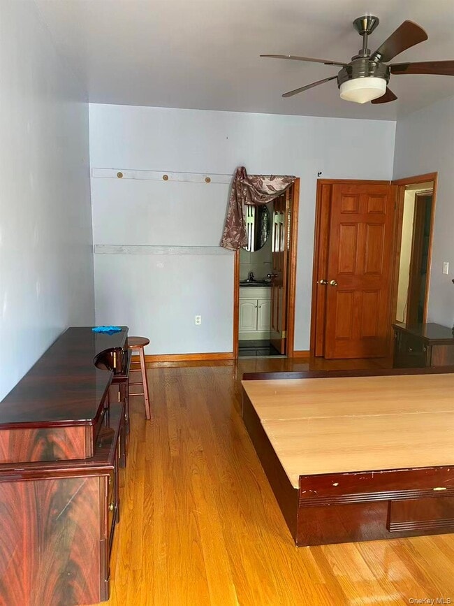 Building Photo - 142-44 56th Rd