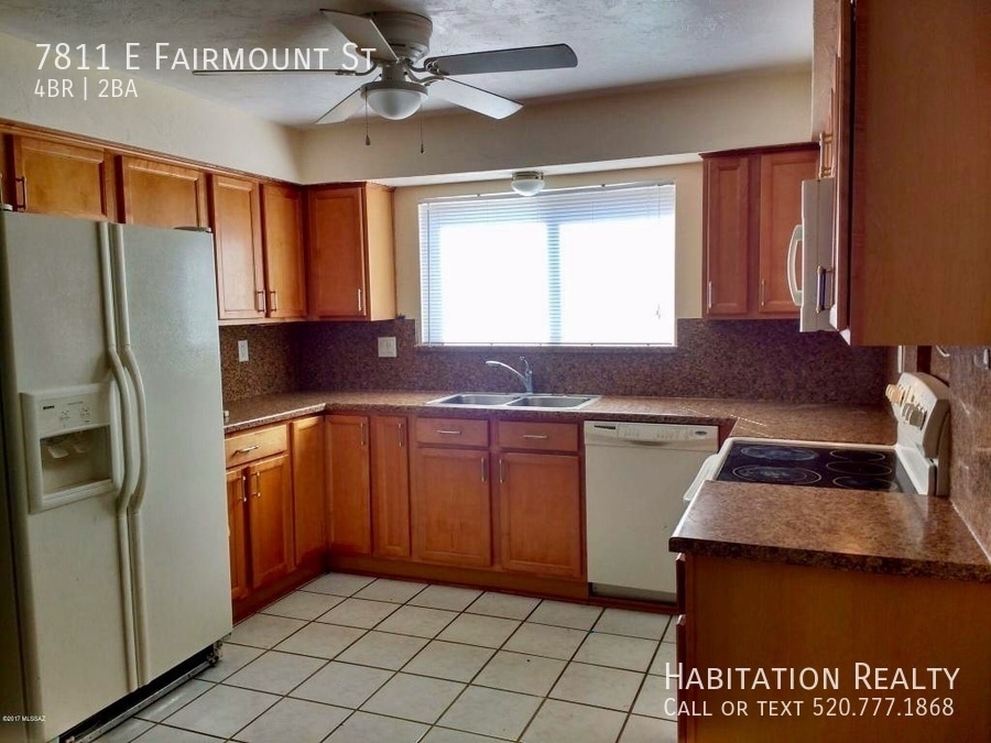 Primary Photo - 7811 E Fairmount St