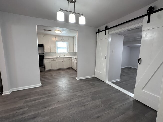 Foto del edificio - 4225 Harry St