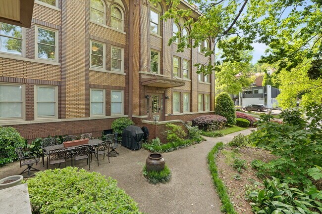 Foto del edificio - 2242 Arlington Ave S