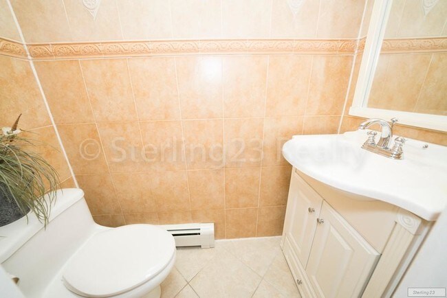 Building Photo - GORGEOUS 2 BEDROOM!!!