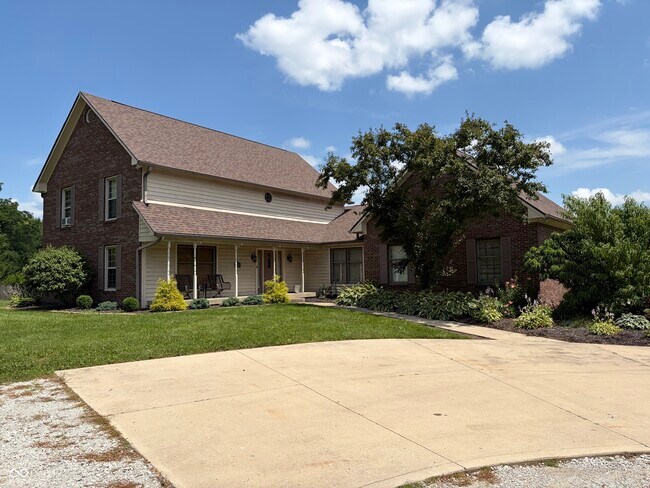 Building Photo - 10211 Hidden Mdw Ln