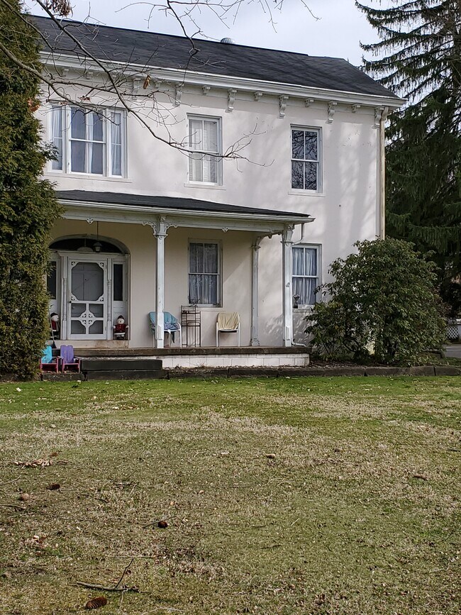Building Photo - 110 Kirtley Strasse