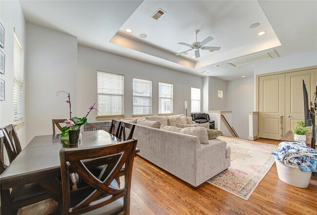 Foto del edificio - 1718 W 25th St