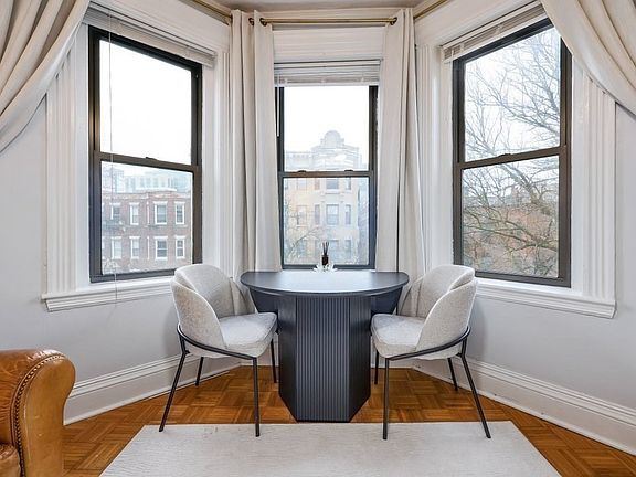 Building Photo - 51 Park Dr