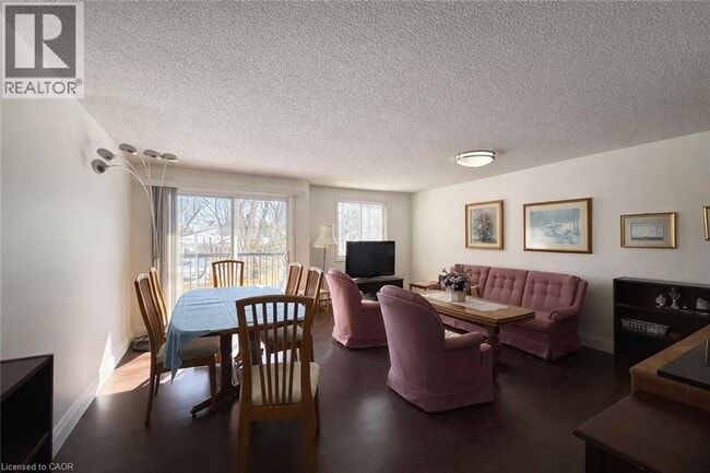 Building Photo - 270 Eiwo Ct