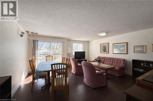 Photo du bâtiment - 270 Eiwo Ct