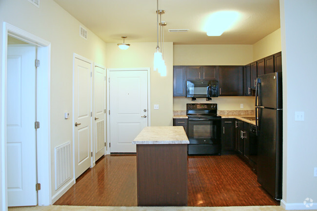 Kitchen - Kenwood Place