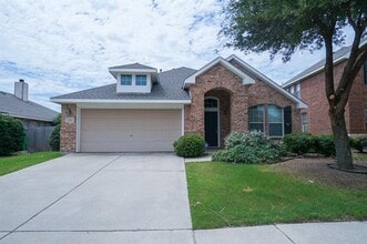 Building Photo - 1424 Canary Dr