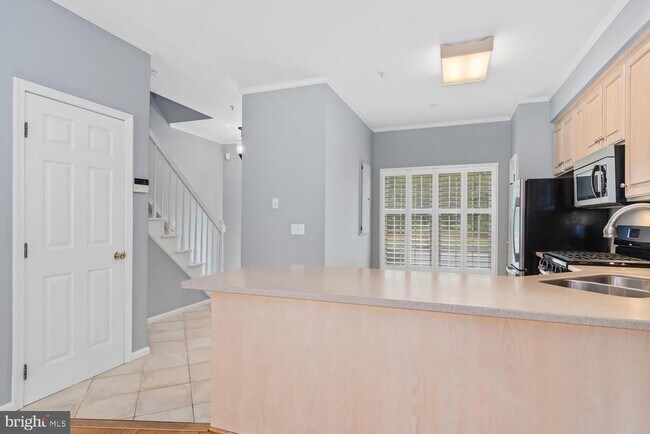 Building Photo - 7412 Tour Dr