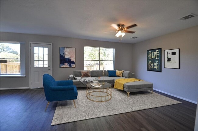 Building Photo - 2113 Whittier Dr
