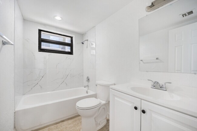 Foto del edificio - Three Kings on 135th