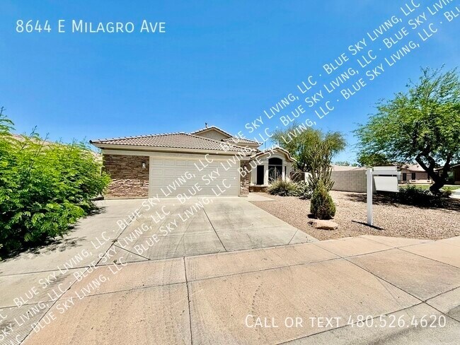Foto del edificio - 8644 E Milagro Ave