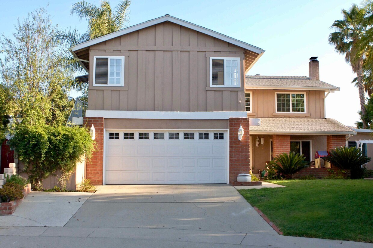 Studio above garage - 5552 Old Salt Ln