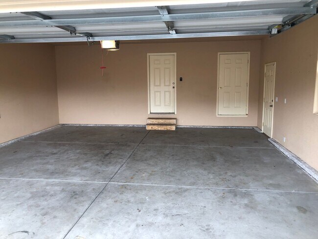 Foto del edificio - Duplex Town Home Rancher One Level Living