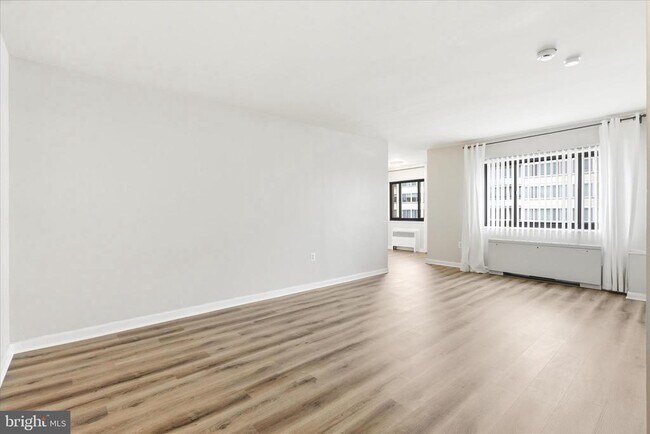 Foto del edificio - 1200 S Arlington Ridge Rd