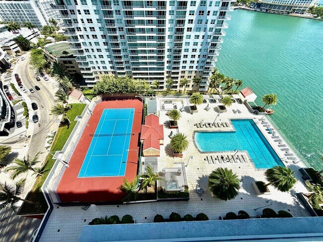 Foto del edificio - 1155 Brickell Bay Dr