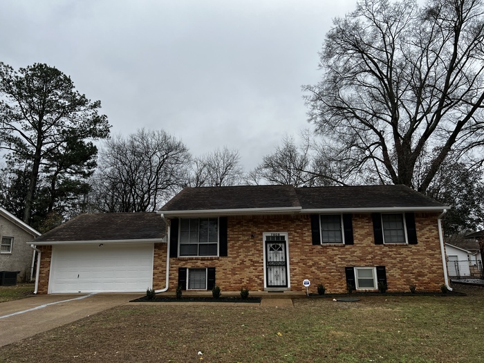 Primary Photo - 7809 Charlotte Dr SW Huntsville, AL 35802